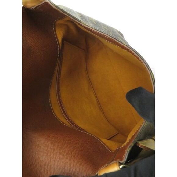 Louis Vuitton Musette Salsa Short Monogram - Picture 4 of 6